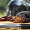 Kép 5/7 - weber-smokey-mountain-cooker-toltenyszmoker-57cm-fekete-5
