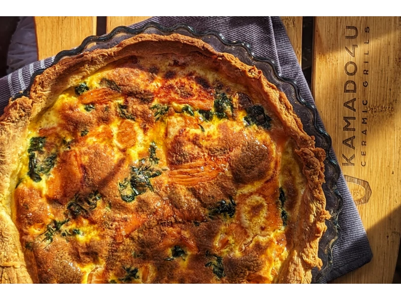 Lazacos quiche madár salátával