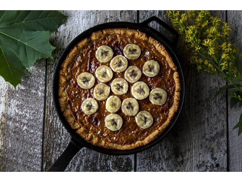 Sós karamellás banános pite