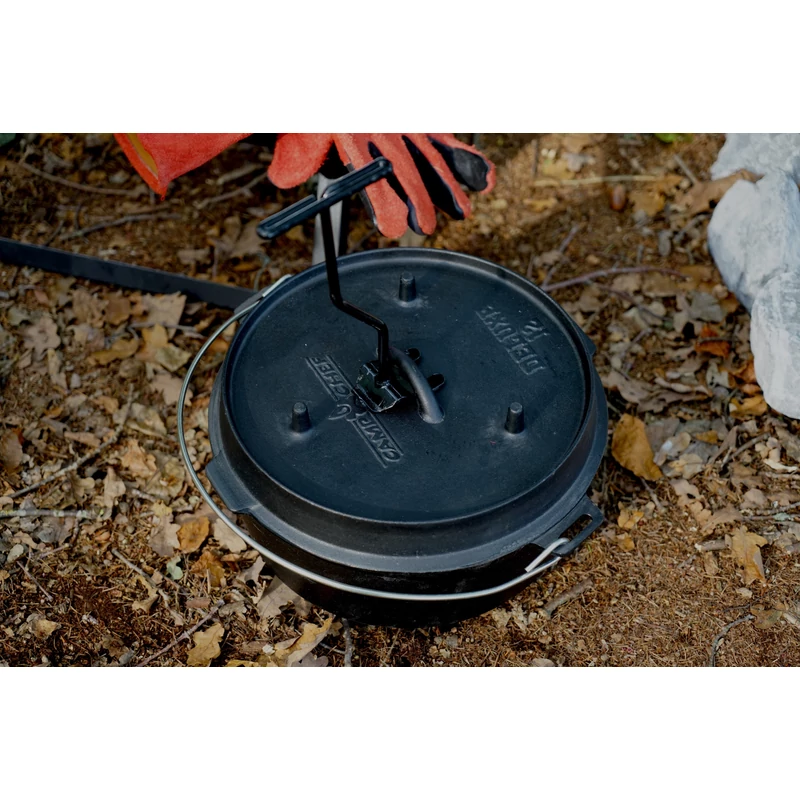 Camp Chef öntöttvas edény 30cm / 8.8L