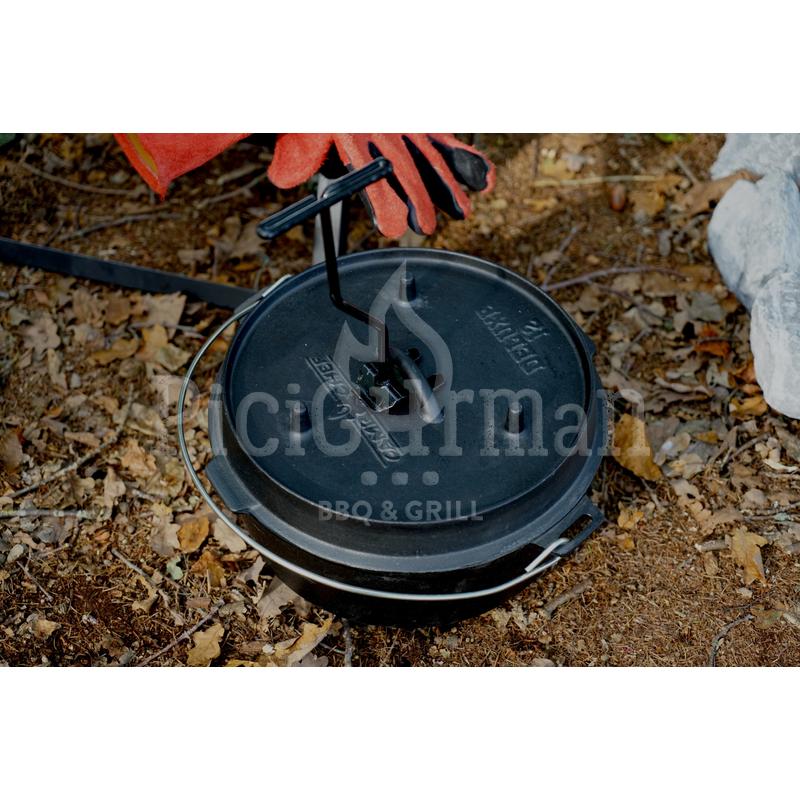 Camp Chef öntöttvas edény 30cm / 8.8L