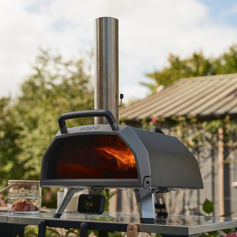 Ooni Karu 2 Pro multi-fuel pizzasütő