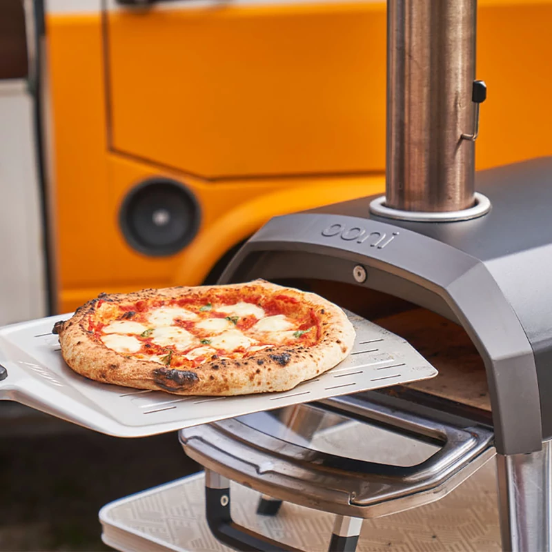 Ooni Karu 2 multi-fuel pizza sütő